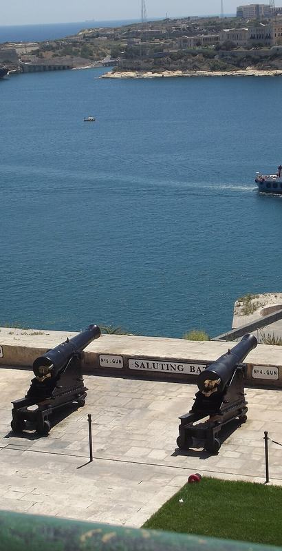 Valletta’da Upper Barrakka Bahçeleri’nden Grand Harbour – Malta’da eğitim