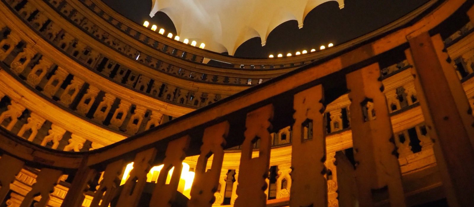 Padova Üniversitesi’nin Palazzo del Bo binasındaki tarihi anatomi tiyatrosu