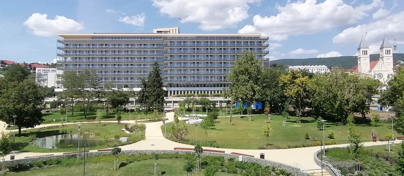 Pécs Üniversitesi Tıp Fakültesi kampüsü ve 400 yataklı klinik binası