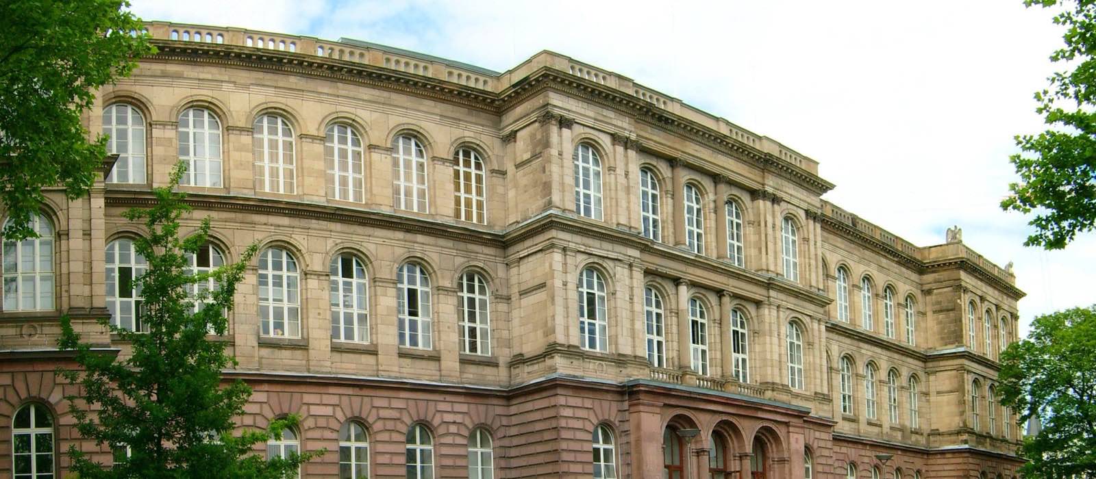RWTH Aachen Üniversitesi’nin Templergraben’deki tarihi ana binası